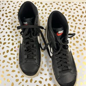 Black nike blazers